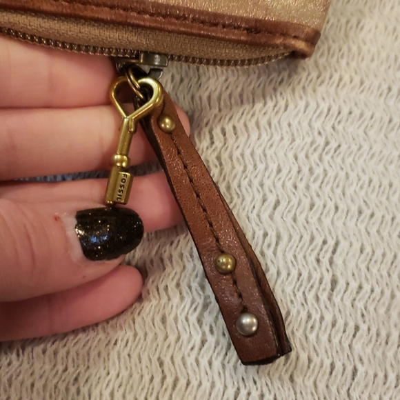 Fossil Wristlet Brand New without tags. - Picture 4 of 9